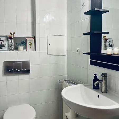 1 In Friedrichshain * ברלין